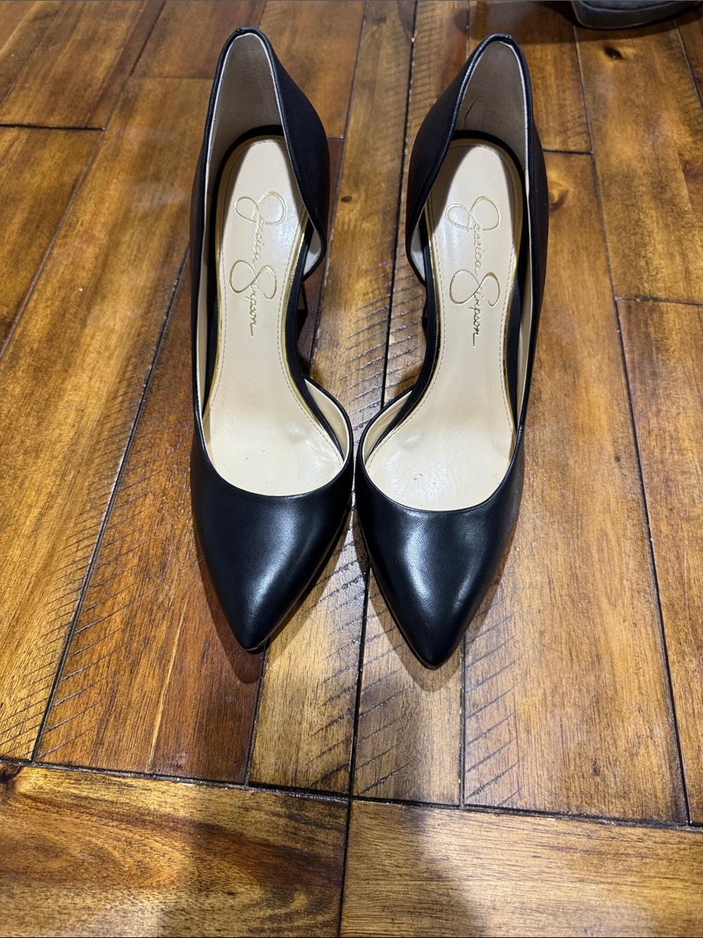 Like new Jessica Simpson Black Pointed-Toe Leather Pumps